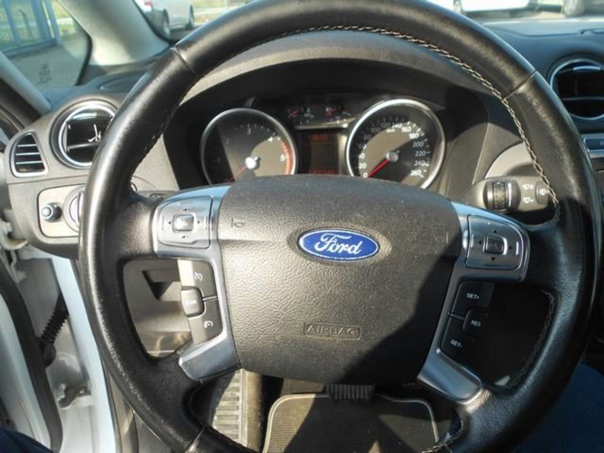 Ford S-Max 2.0 TDCi 163CV Powershift New Titanium (12)