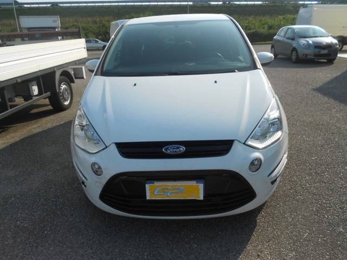 Ford S-Max 2.0 TDCi 163CV Powershift New Titanium (2)
