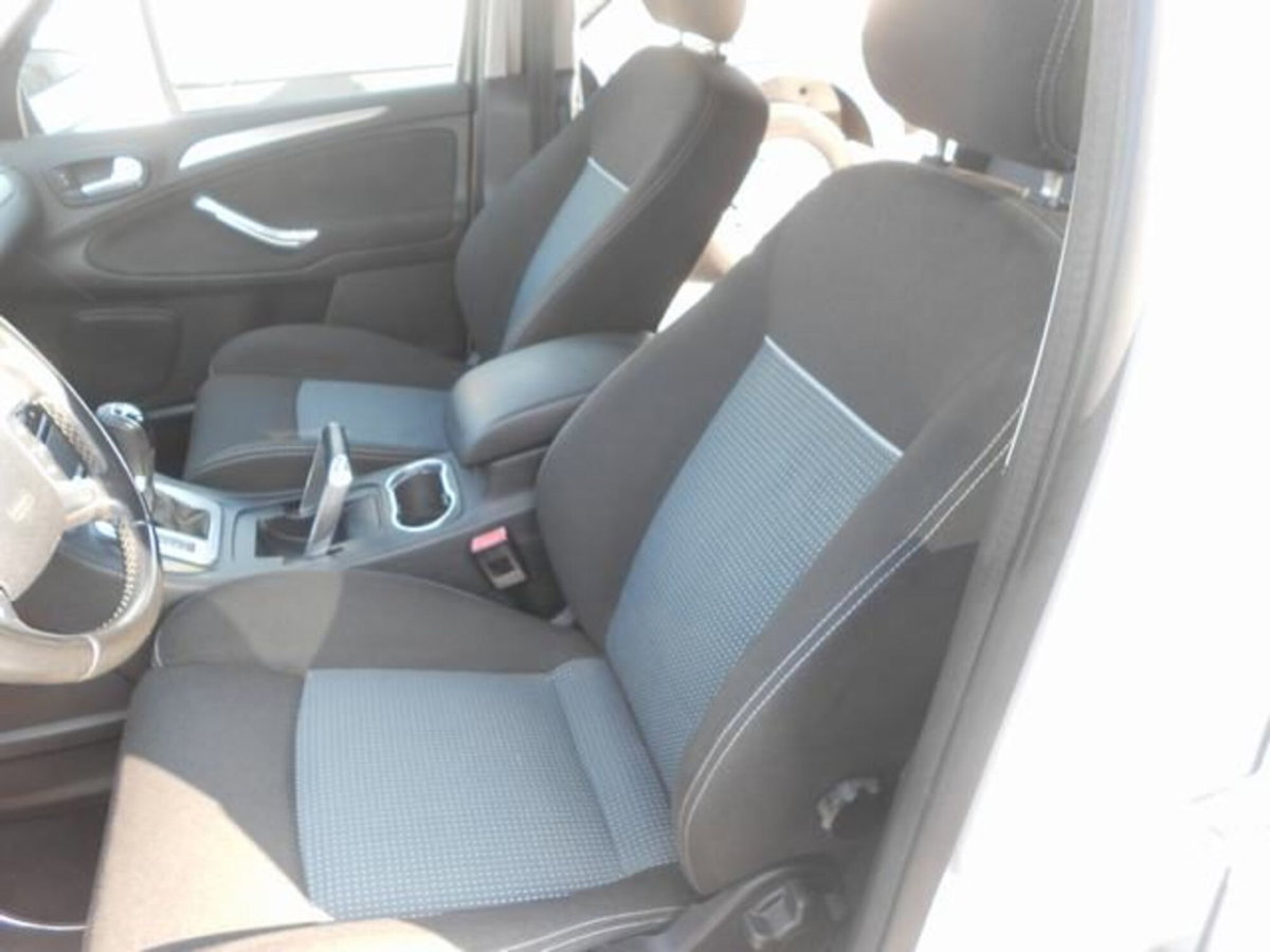 Ford S-Max 2.0 TDCi 163CV Powershift New Titanium (9)