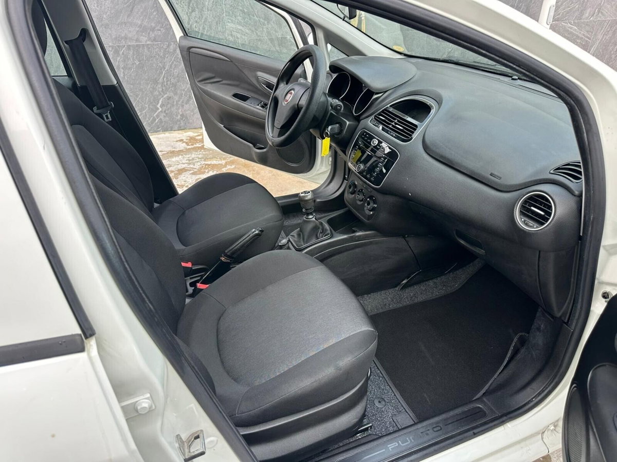Fiat Punto 1.4 8V 5 porte Natural Power Lounge (10)
