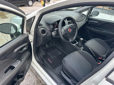 Fiat Punto 1.4 8V 5 porte Natural Power Lounge (8)