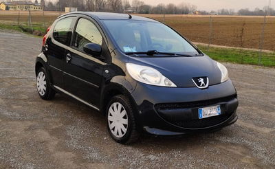 Peugeot 107 68CV 5p. Desir usata