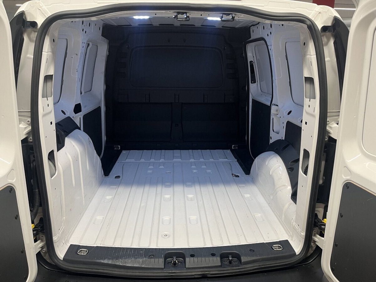 Volkswagen Veicoli Commerciali Caddy maxi 2.0 tdi scr 102cv Edition (10)