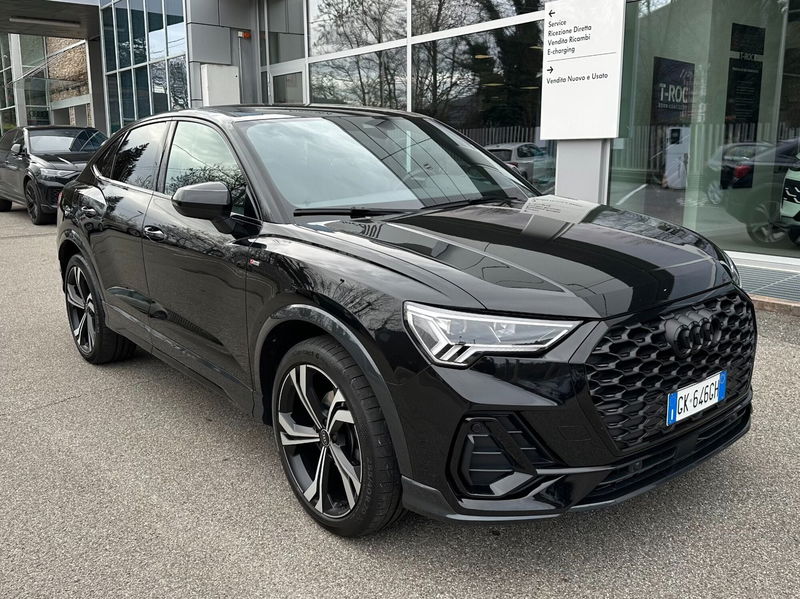 Audi Q3 Sportback 35 2.0 tdi Identity Black s-tronic