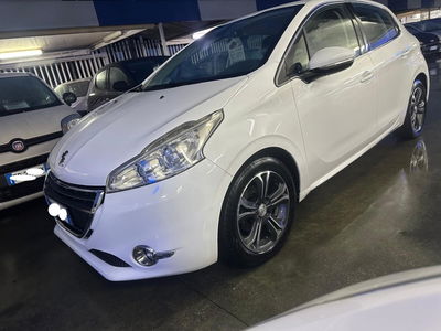Peugeot 208 e-HDi 92 CV Stop&Start 5 porte Allure usata