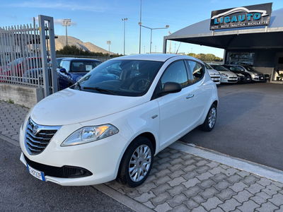 Lancia Ypsilon 1.3 MJT 16V 95 CV 5 porte S&S Silver usata