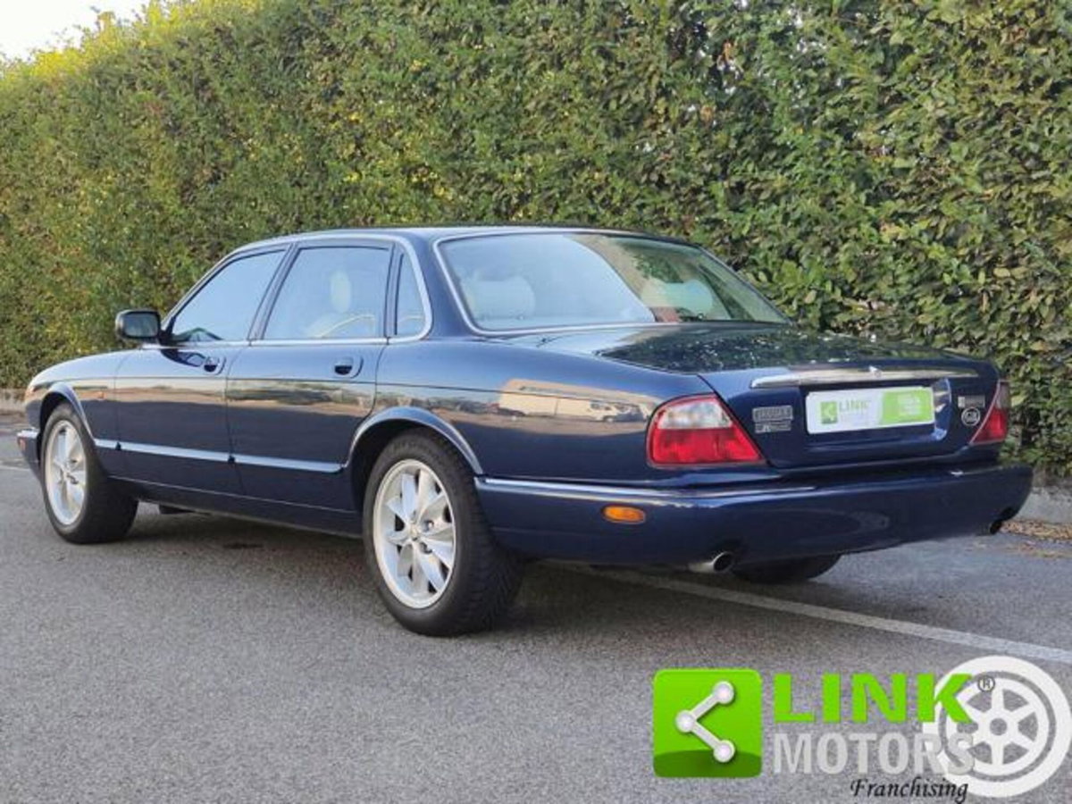 Jaguar XJ8 3.5 V8 cat (3)