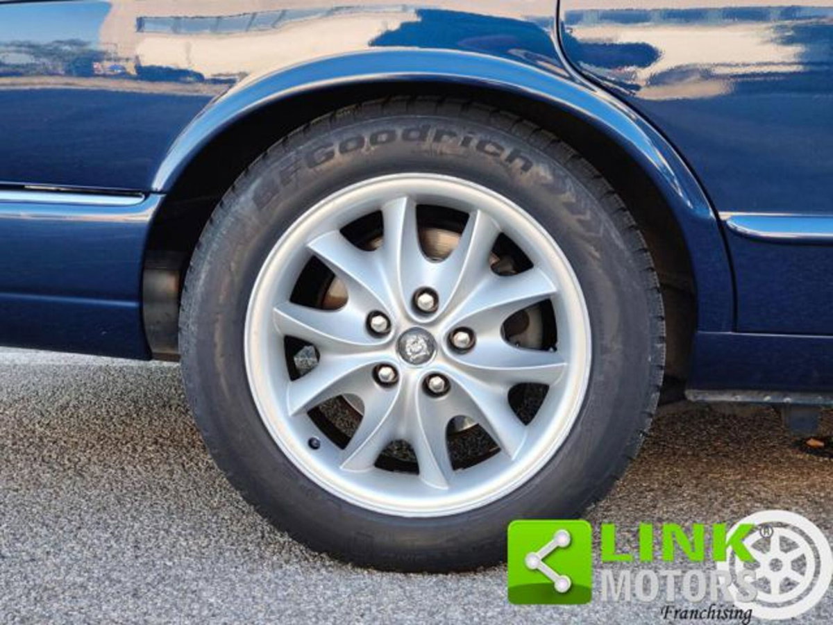 Jaguar XJ8 3.5 V8 cat (8)