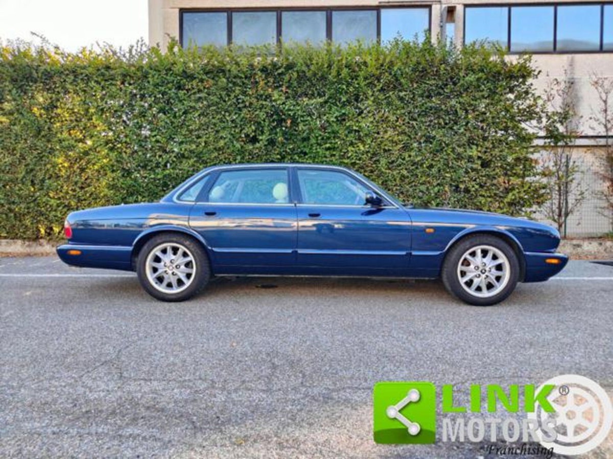 Jaguar XJ8 3.5 V8 cat (9)