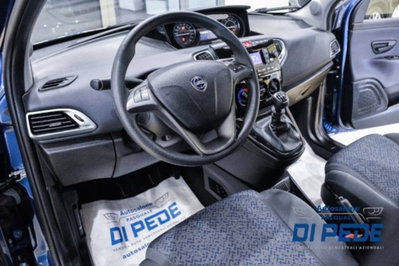 Lancia Ypsilon 1.0 FireFly 5 porte S&S Hybrid Gold Plus (17)