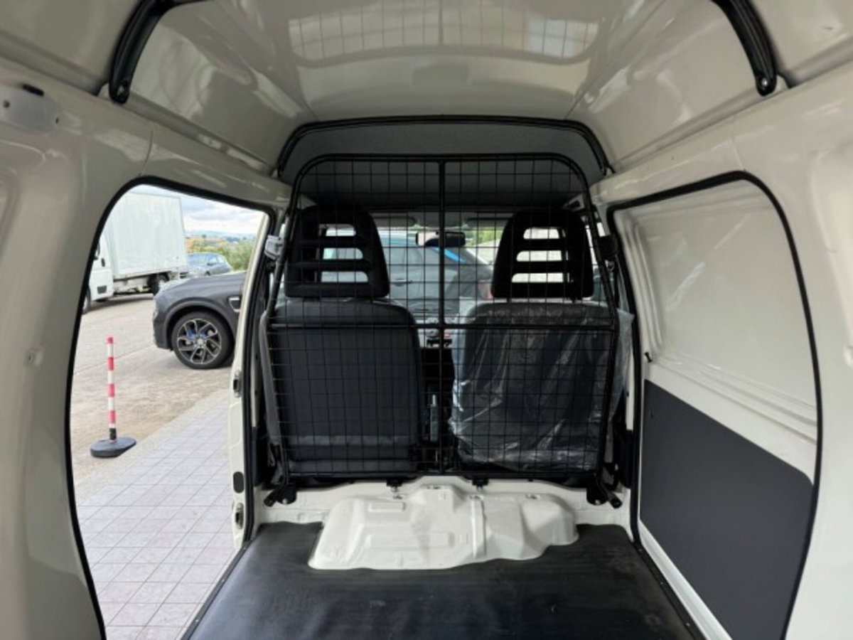 Piaggio Porter Furgone Blind Van elettrico (12)