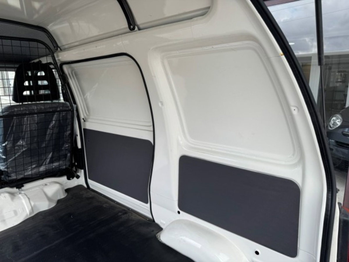 Piaggio Porter Furgone Blind Van elettrico (13)