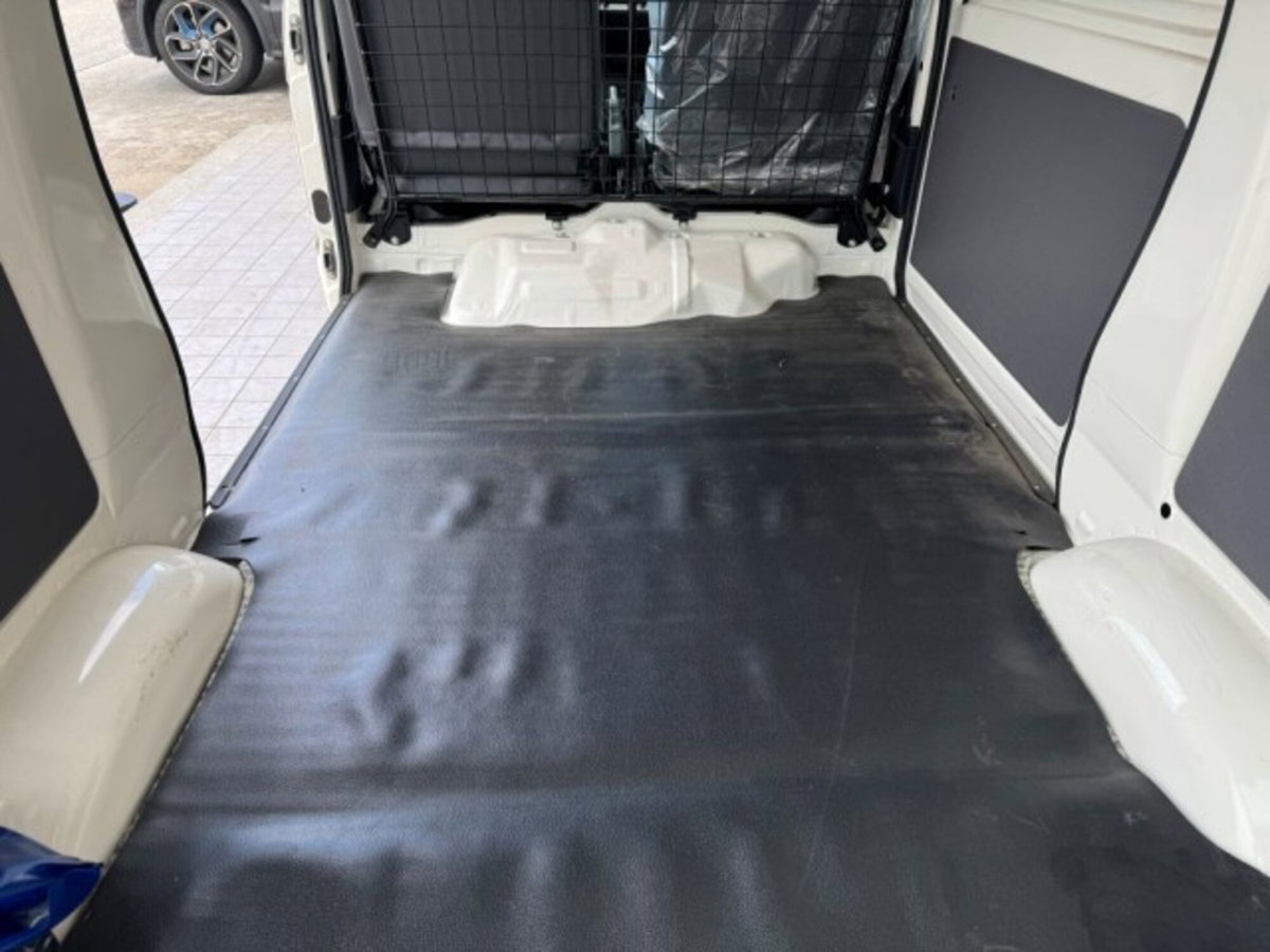 Piaggio Porter Furgone Blind Van elettrico (14)
