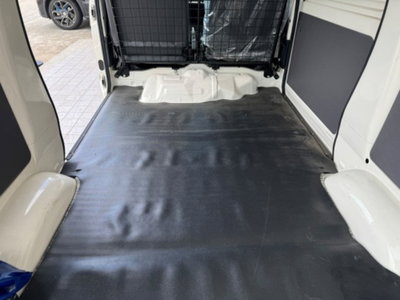 Piaggio Porter Furgone Blind Van elettrico (14)
