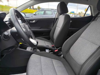 Kia Stonic 1.0 t-gdi mhev Urban 100cv mt (16)