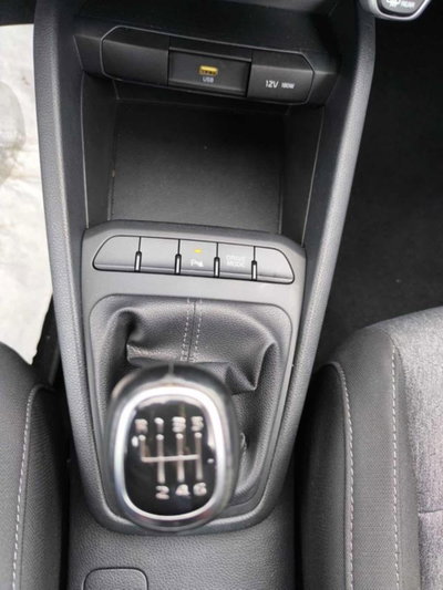 Kia Stonic 1.0 t-gdi mhev Urban 100cv mt (17)
