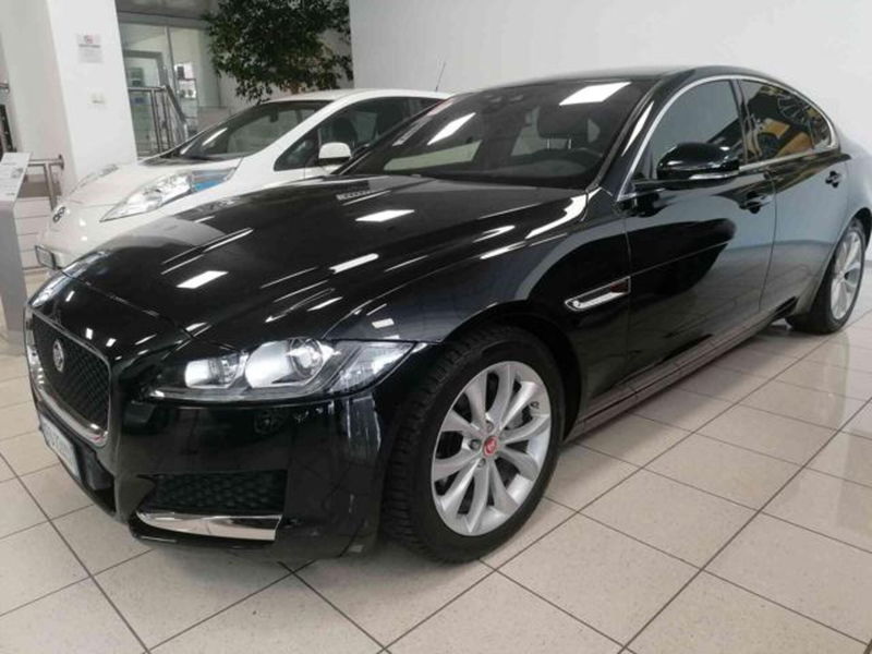 Jaguar XF 2.0 D 180 CV aut. Pure