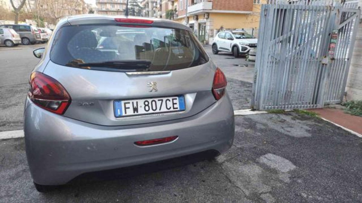 Peugeot 208 BlueHDi 100 Stop&Start 5 porte Allure (6)