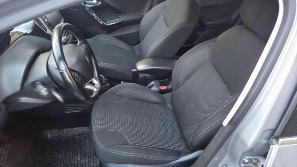 Peugeot 208 BlueHDi 100 Stop&Start 5 porte Allure (8)