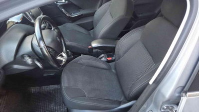 Peugeot 208 BlueHDi 100 Stop&Start 5 porte Allure (8)