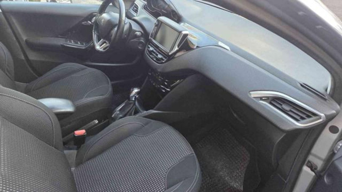 Peugeot 208 BlueHDi 100 Stop&Start 5 porte Allure (9)