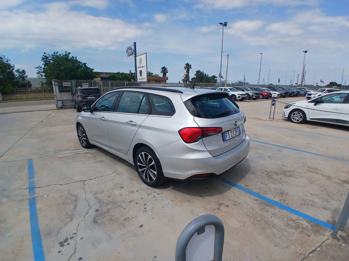 Fiat Tipo Station Wagon Tipo 1.6 Mjt S&S SW Lounge (10)