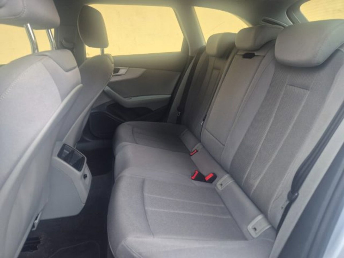 Audi A4 Avant 35 TDI/163 CV S tronic Business Advanced (4)