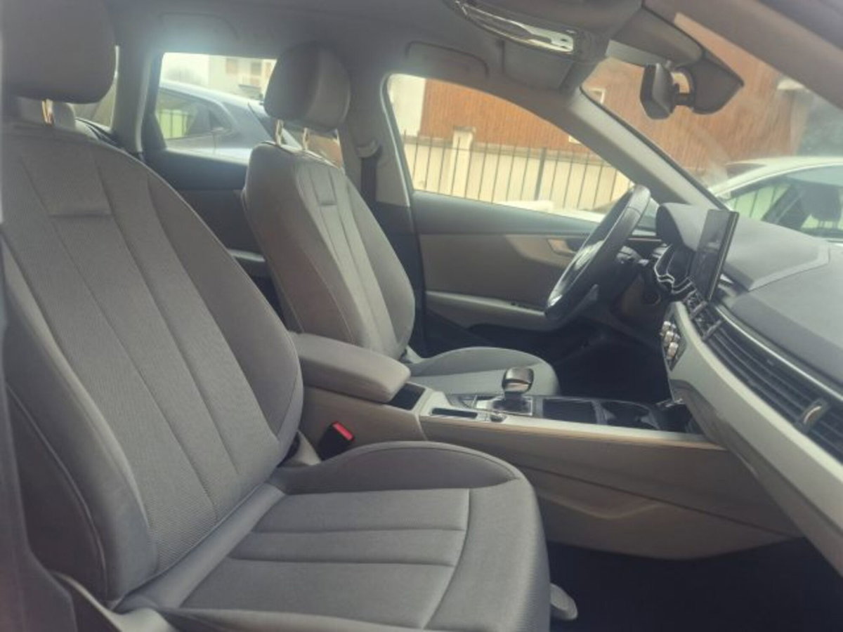 Audi A4 Avant 35 TDI/163 CV S tronic Business Advanced (5)