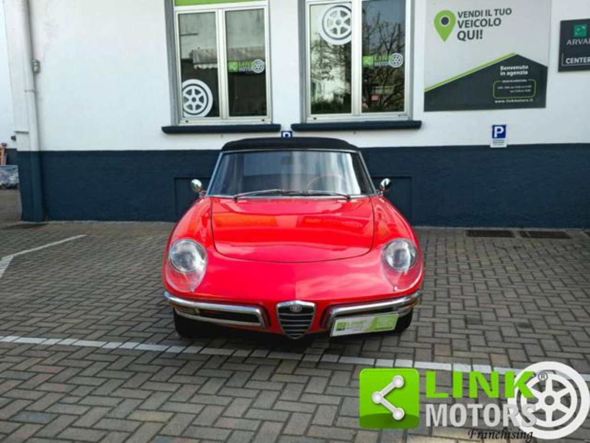 Alfa Romeo Spider 1750 TBi (2)