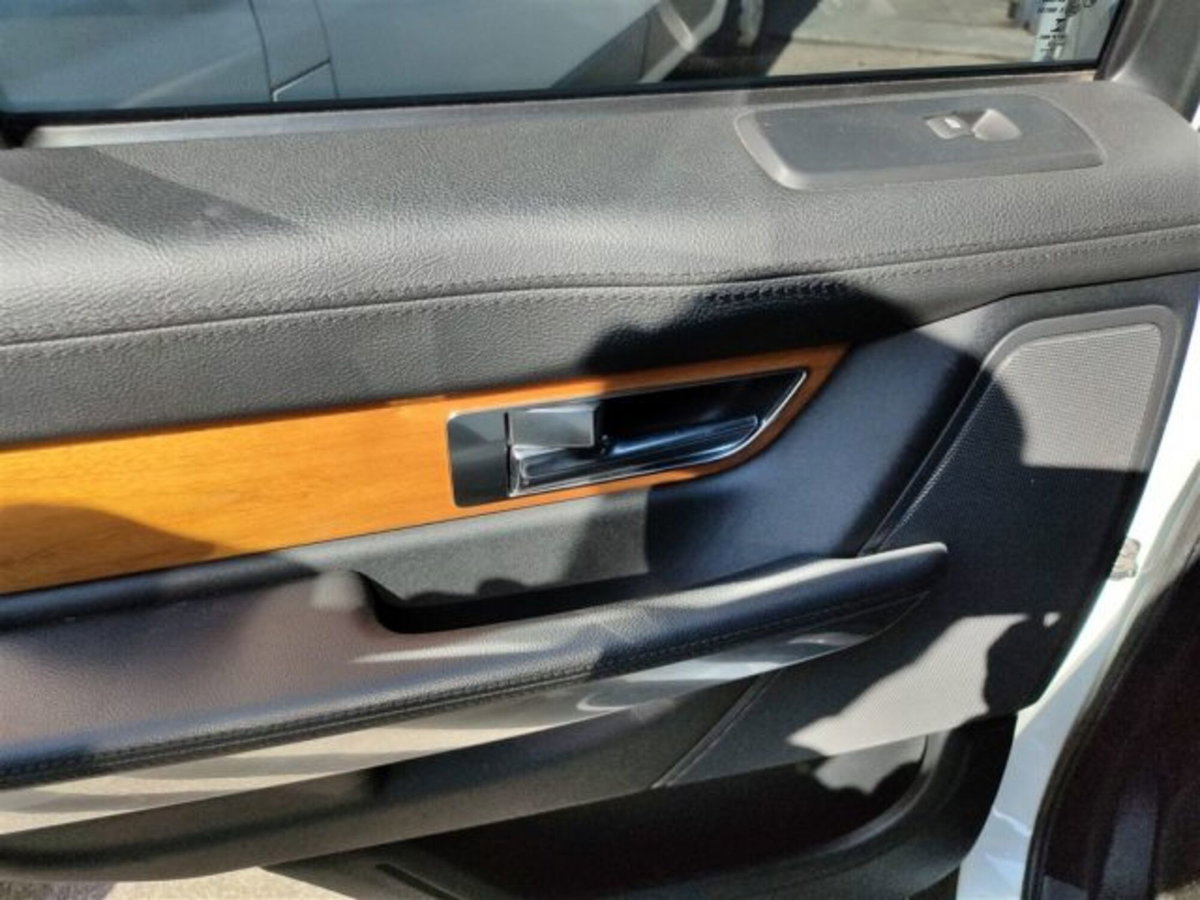 Land Rover Range Rover Sport 3.0 SDV6 HSE (15)
