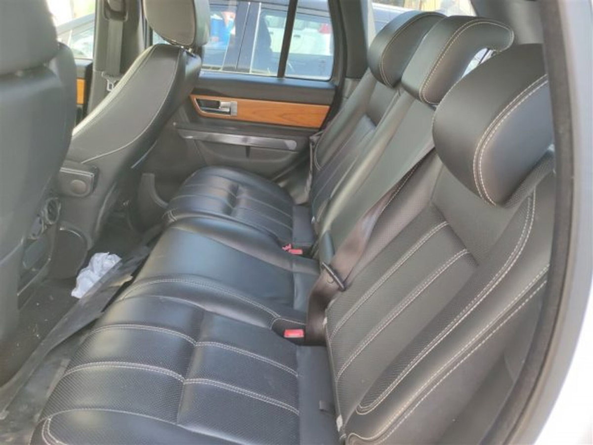 Land Rover Range Rover Sport 3.0 SDV6 HSE (16)