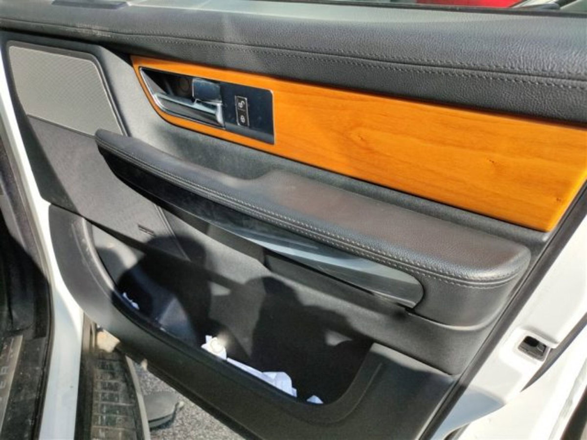 Land Rover Range Rover Sport 3.0 SDV6 HSE (20)