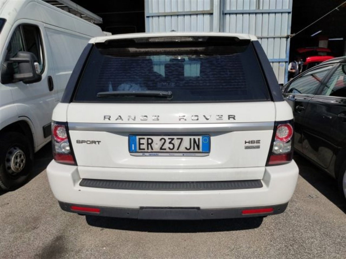 Land Rover Range Rover Sport 3.0 SDV6 HSE (6)