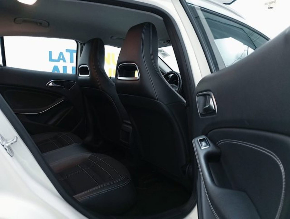 Mercedes-Benz GLA SUV 200 CDI Automatic 4Matic Sport (16)