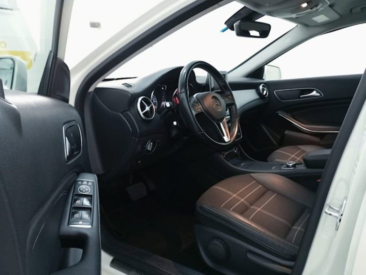 Mercedes-Benz GLA SUV 200 CDI Automatic 4Matic Sport (8)