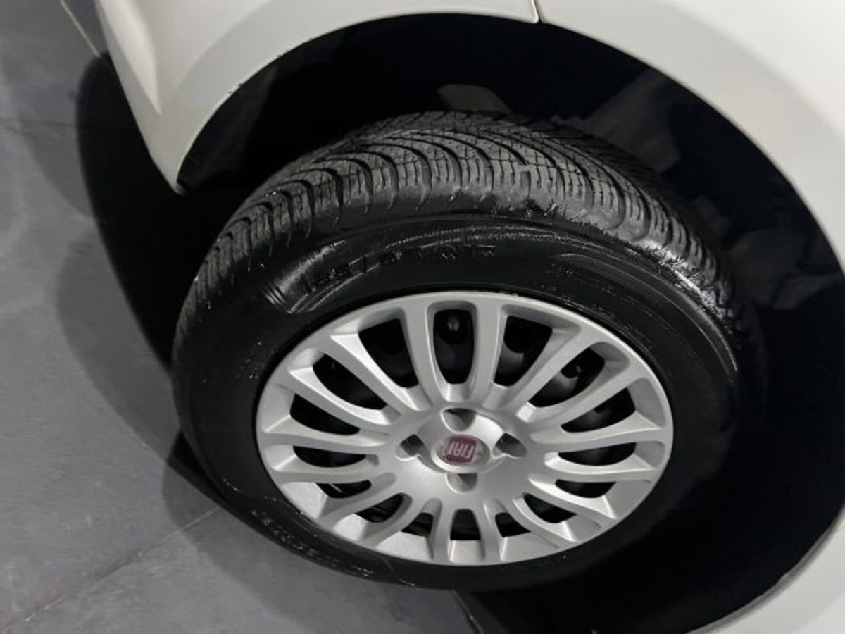 Fiat Punto 1.3 MJT II S&S 85 CV 5 porte ECO Easy (14)