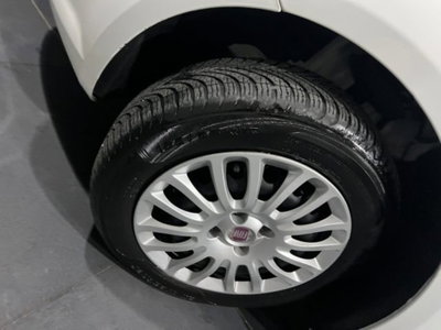 Fiat Punto 1.3 MJT II S&S 85 CV 5 porte ECO Easy (14)