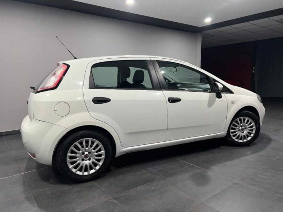 Fiat Punto 1.3 MJT II S&S 85 CV 5 porte ECO Easy (4)