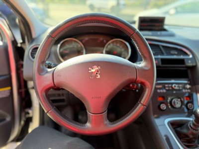 Peugeot 3008 1.6 HDi 110CV Premium (15)