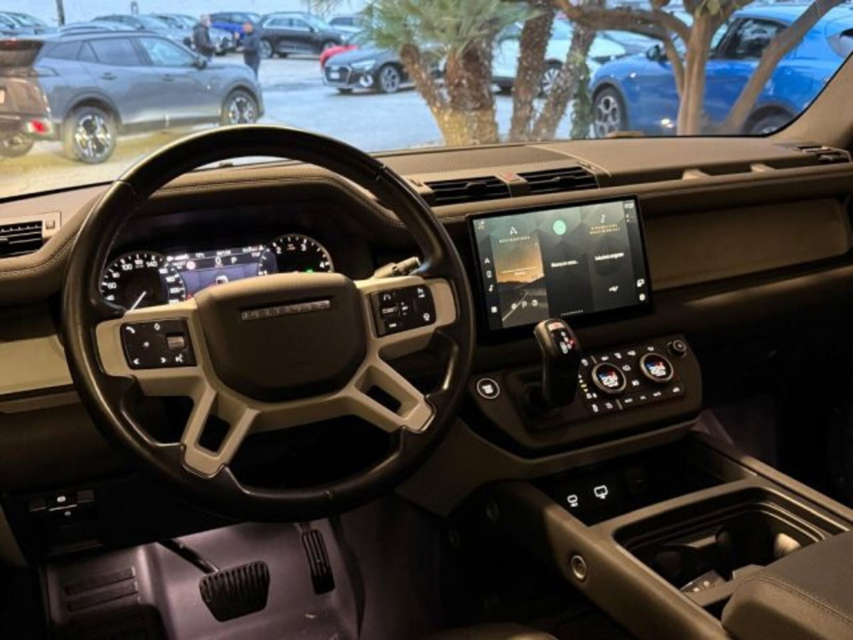 Land Rover Defender 110 3.0D I6 200 CV AWD Auto X-Dynamic S (13)