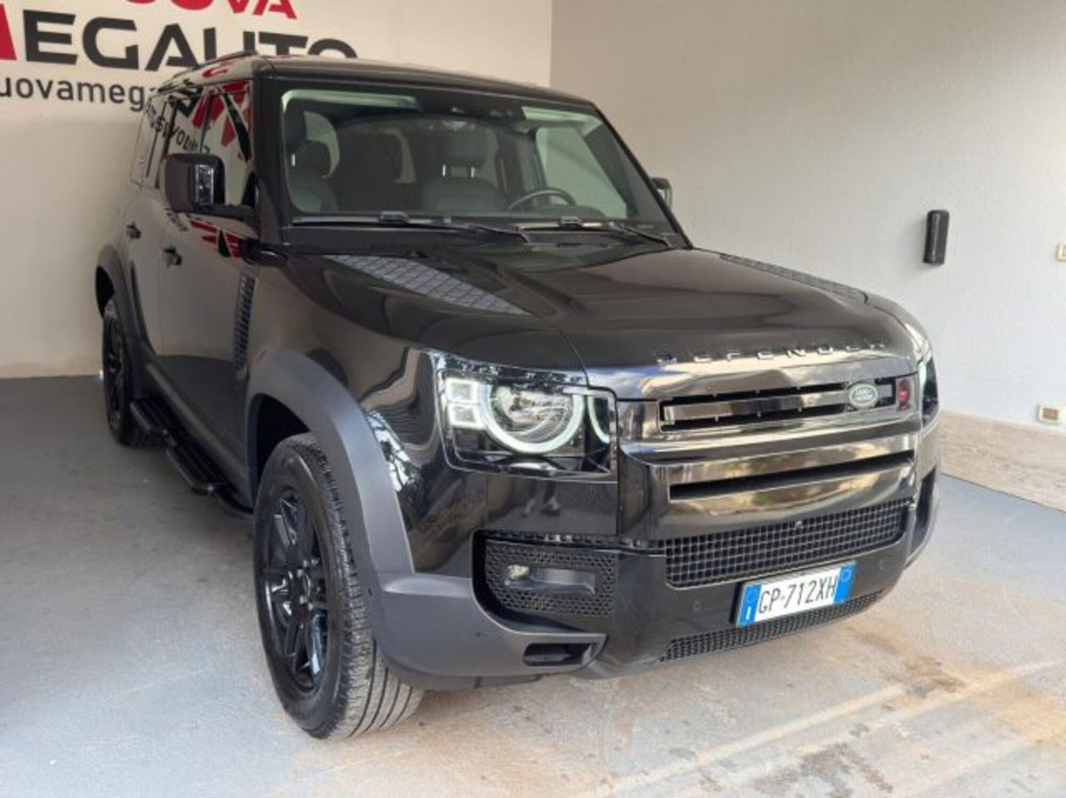 Land Rover Defender 110 3.0D I6 200 CV AWD Auto X-Dynamic S (2)