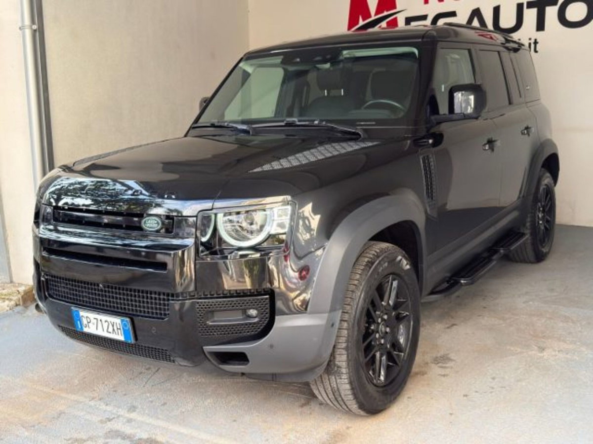 Land Rover Defender 110 3.0D I6 200 CV AWD Auto X-Dynamic S (4)