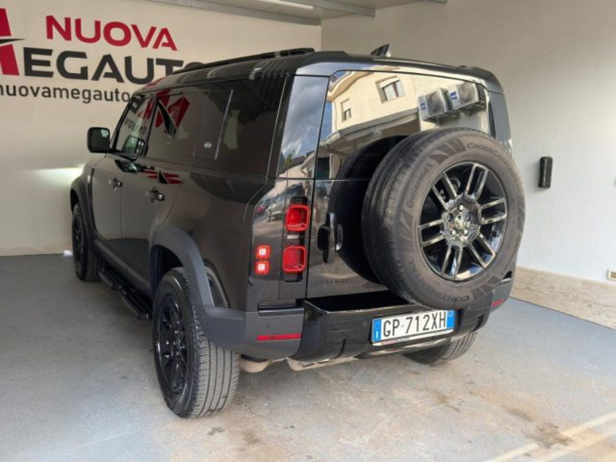 Land Rover Defender 110 3.0D I6 200 CV AWD Auto X-Dynamic S (7)