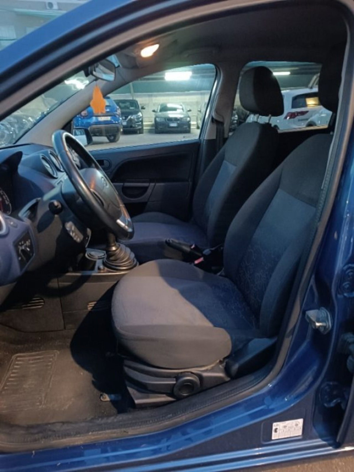 Ford Fiesta 1.4 TDCi 68CV 5 porte Titanium (11)