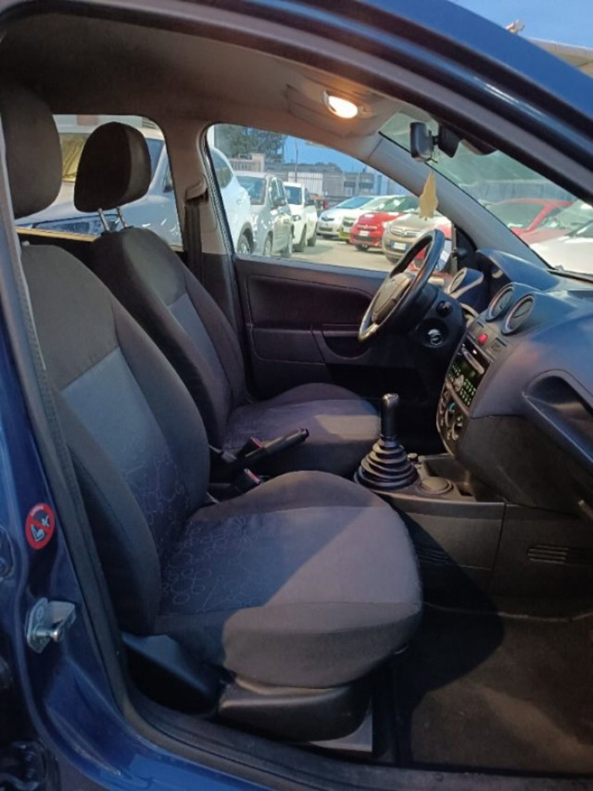Ford Fiesta 1.4 TDCi 68CV 5 porte Titanium (16)