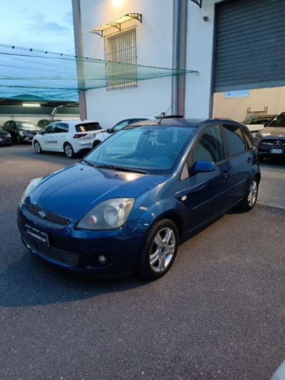 Ford Fiesta 1.4 TDCi 68CV 5 porte Titanium (2)