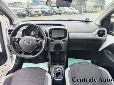 Toyota Aygo Connect 1.0 VVT-i 72 CV 5 porte x-wave MMT (12)