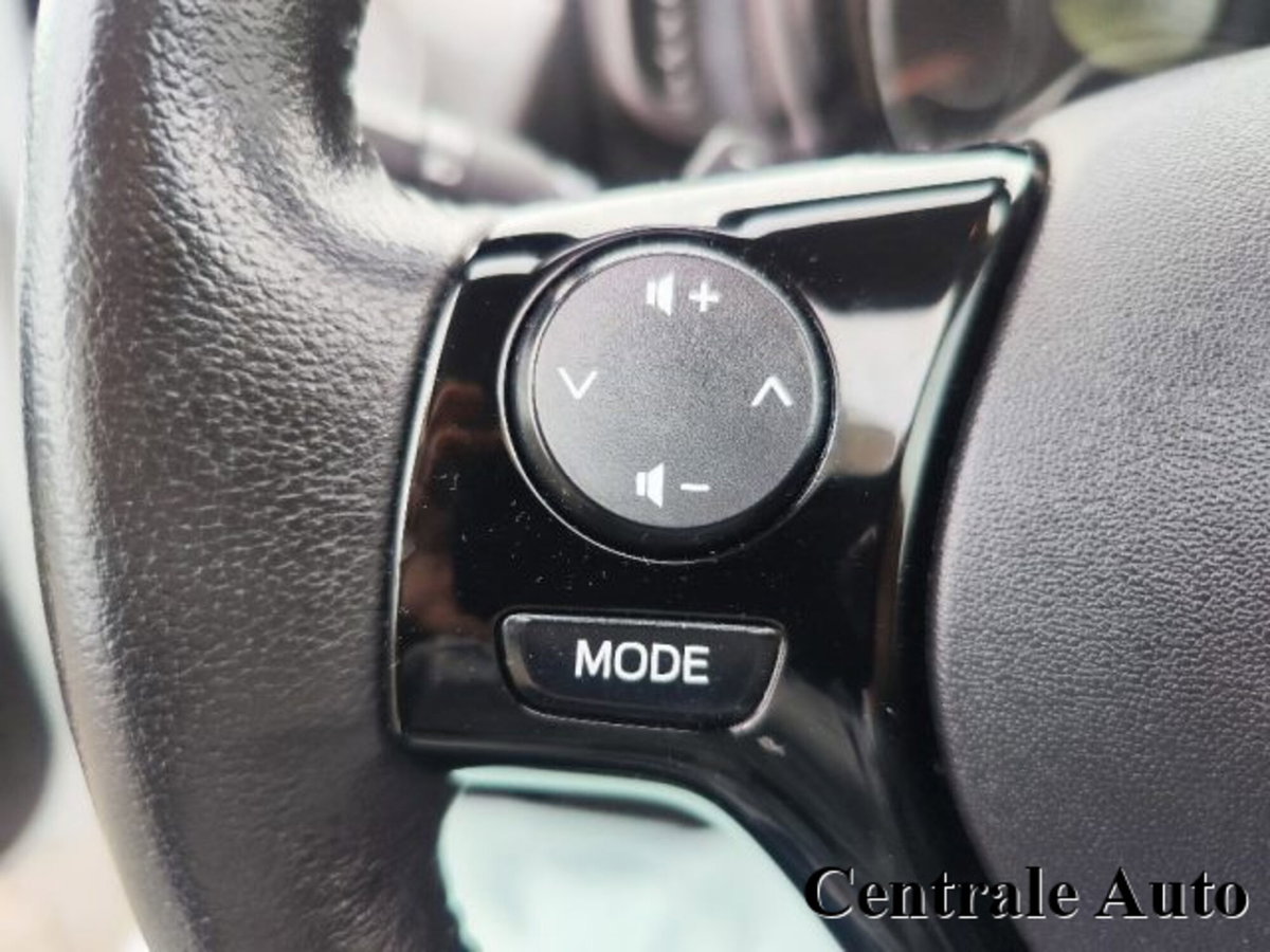 Toyota Aygo Connect 1.0 VVT-i 72 CV 5 porte x-wave MMT (14)