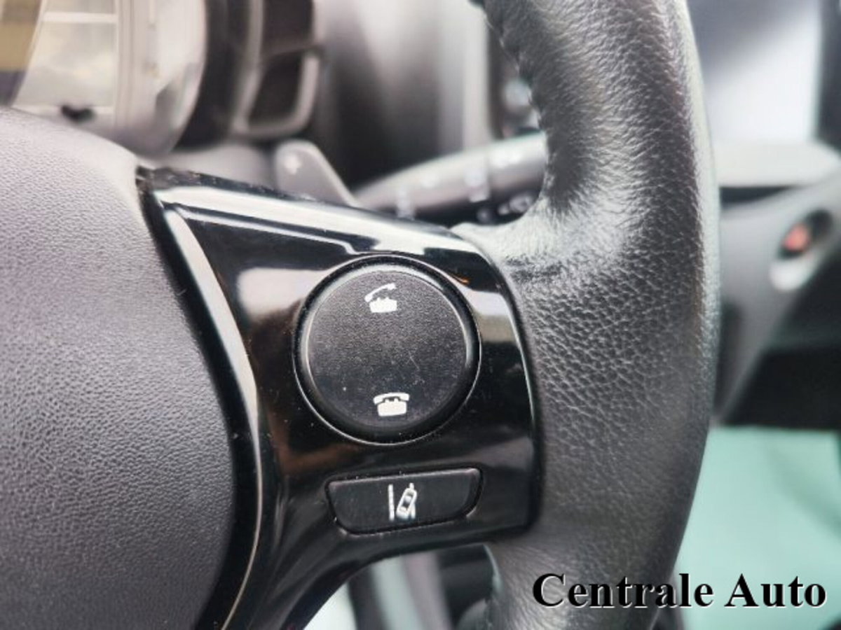 Toyota Aygo Connect 1.0 VVT-i 72 CV 5 porte x-wave MMT (15)