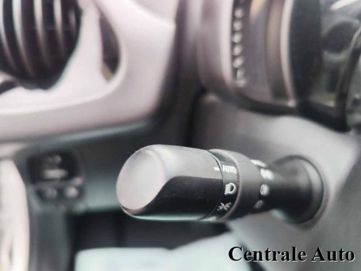 Toyota Aygo Connect 1.0 VVT-i 72 CV 5 porte x-wave MMT (16)